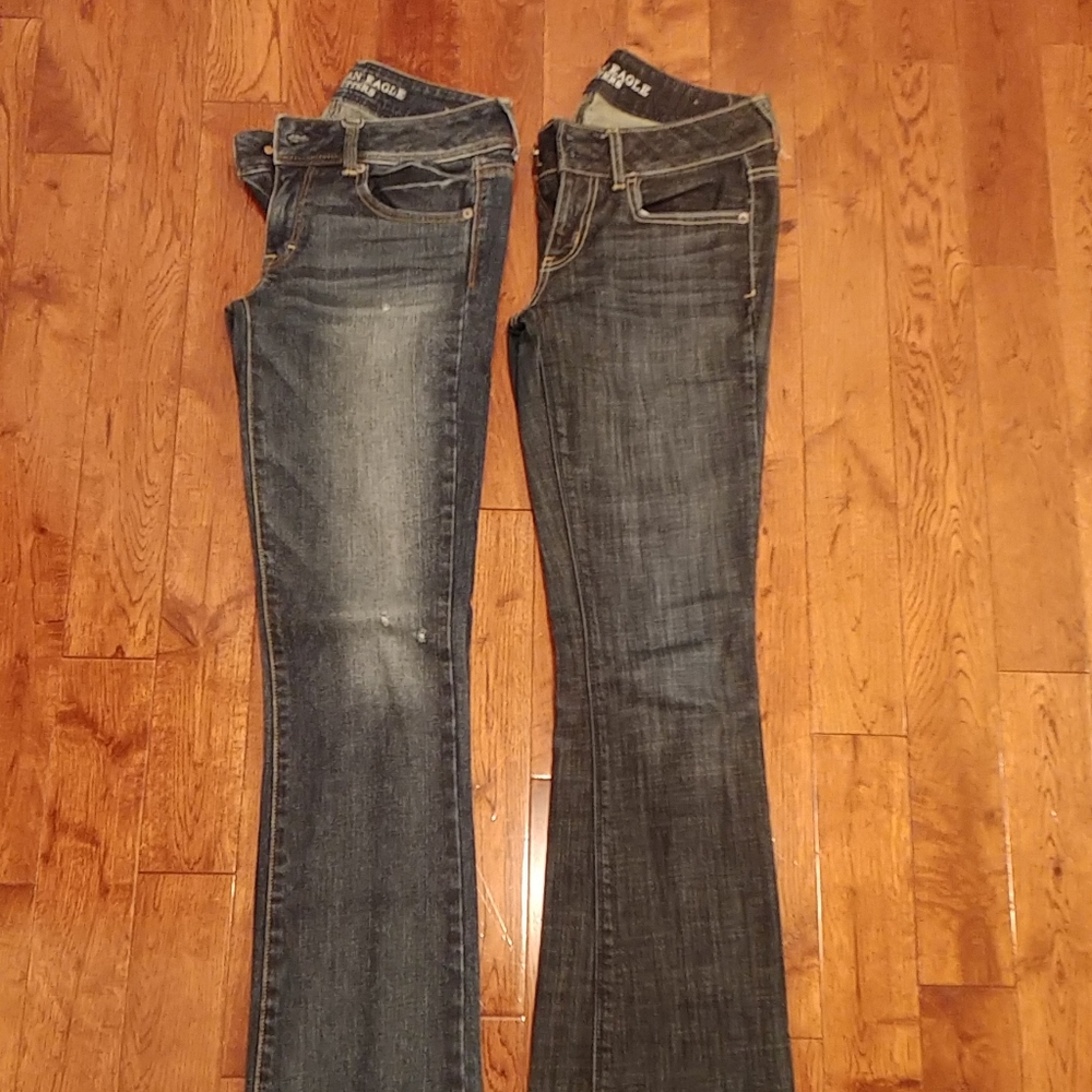 2 pairs of American eagle jeans